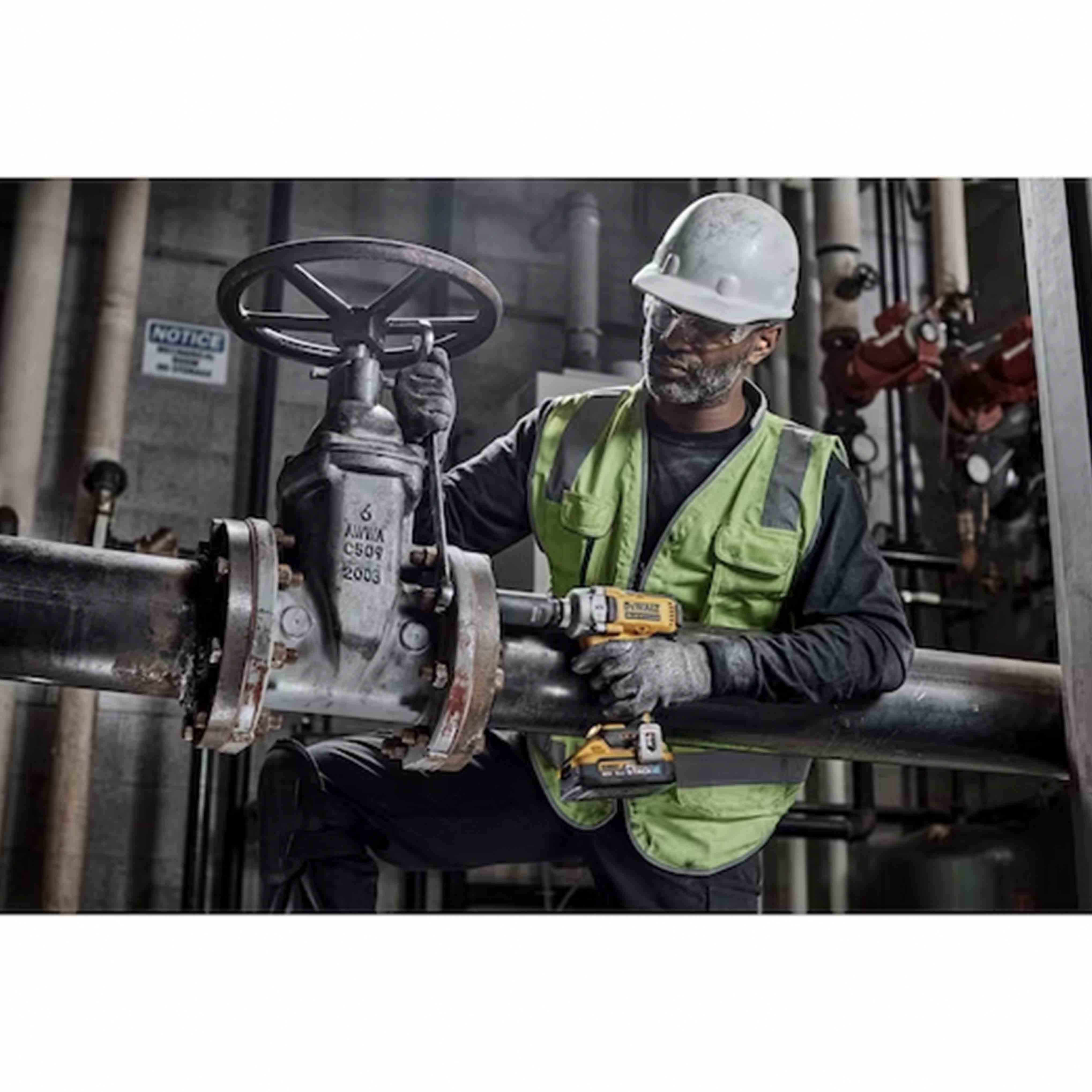 Avvitatore ad impulsi alta potenza 18V XR BRUSHLESS attacco 1/2” M HOG RING (2 batterie Powerstack 5Ah) in VALIGETTA TSTACK e ACCESSORI - DeWALT Avvitatore ad impulsi alta potenza 18V XR BRUSHLESS attacco 1/2” M HOG RING (2 batterie Powerstack 5Ah) in VALIGETTA TSTACK e ACCESSORI - DeWALT